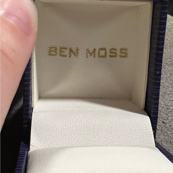 10K white gold Ben Moss promise ring - Picture 7 of 9